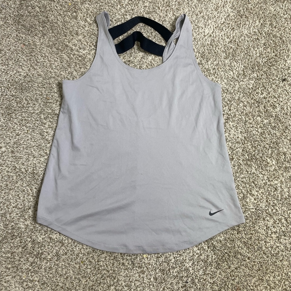 Nike top